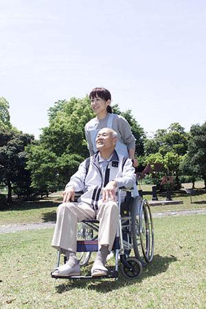 目立たない矯正治療ができる京都の歯医者