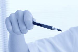 インプラント治療の相談をしたい人に