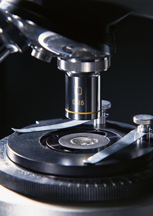 ホワイトニングは院内で行えます